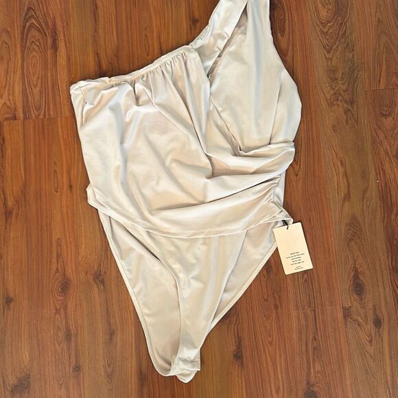 NWT SHEIN Bae curves beige one shoulder reached bodysuit 3xl - Picture 1 of 6